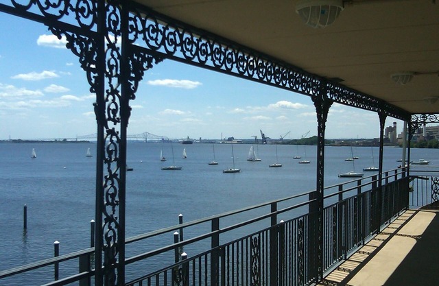 Airport Waterfront Inn