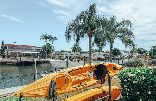 Waterfront~Kayaks~Boat Tie Off~Heart of Tampa~Boat Cruises~Kayak to Lunch on Bay