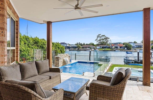 Waterfront Luxury Pool-Spa-Jetty-Pool Table