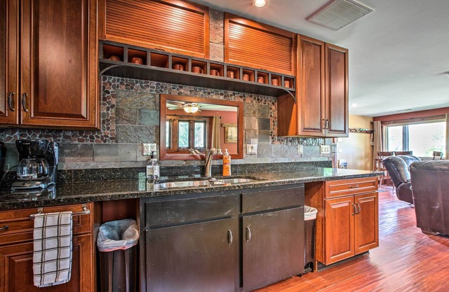 Waterfront Lake Koshkonong Accueil w / Pier & Fire Pit!