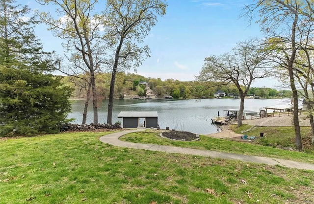 Waterfront Lakehouse with Dock, Kayaks, Paddleboards, Hot tub