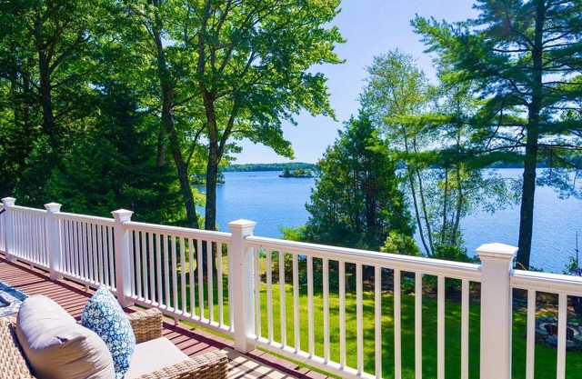 Waterfront-Lakeside Living! Close to Acadia+Schoodic Point+Bar Harbor-Pets ok