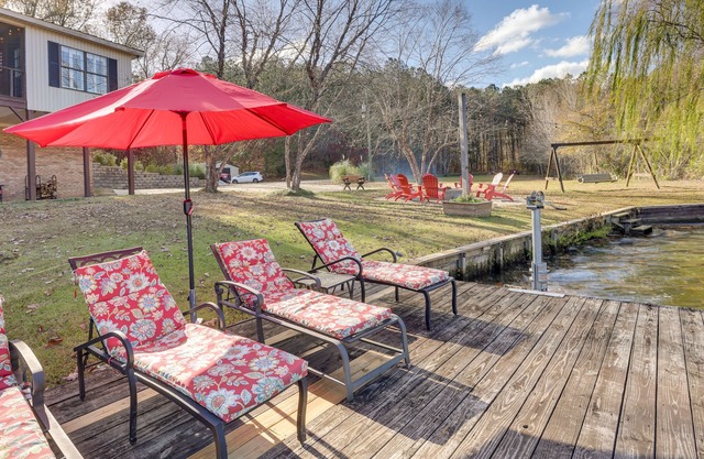 Waterfront Lay Lake Retreat w/ Dock & 3 Piers!