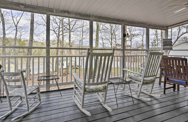 NOUVEAU! Waterfront Lodge sur le lac Gaston: nager + poisson!