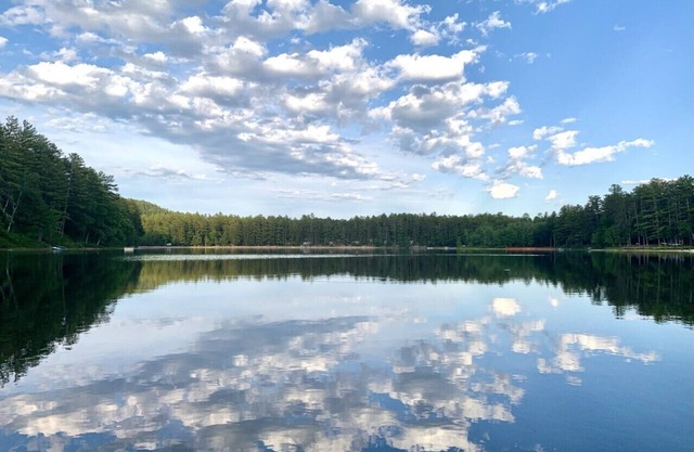 Waterfront Log Home Quiet Lac-25 Minutes -Dimanche River Ski