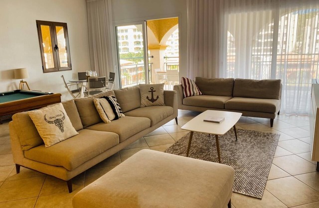 Waterfront luxury apartment in Porto Cupecoy