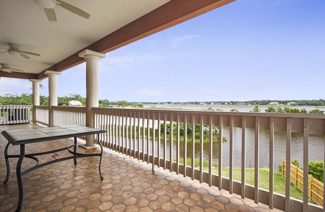 Waterfront Ocean Springs Home on Ft Bayou, Minutes to Golf, Gaming and Downtown!