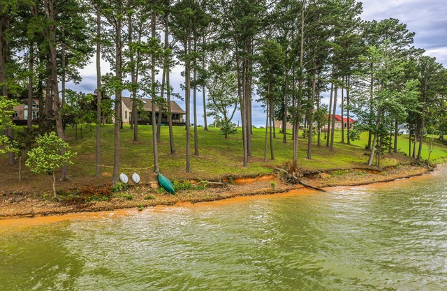 Waterfront Paradise! Cherokee Lake Vacation Home! NEW! Hot Tub! Gameroom!