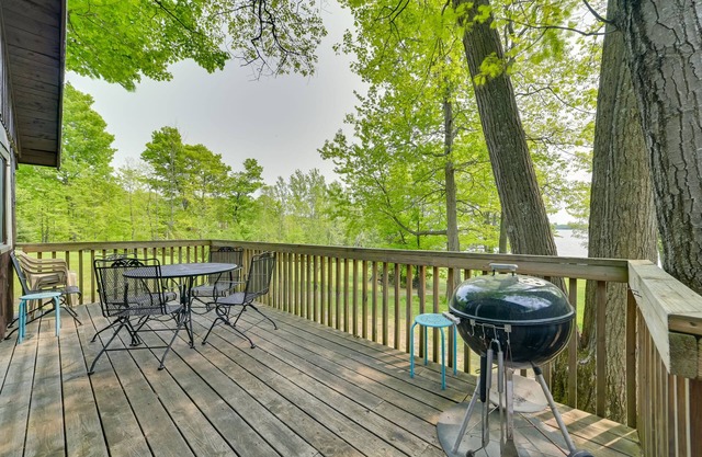NOUVEAU! Bord de l'eau Paradise Lake Cottage w / Pvt Dock!