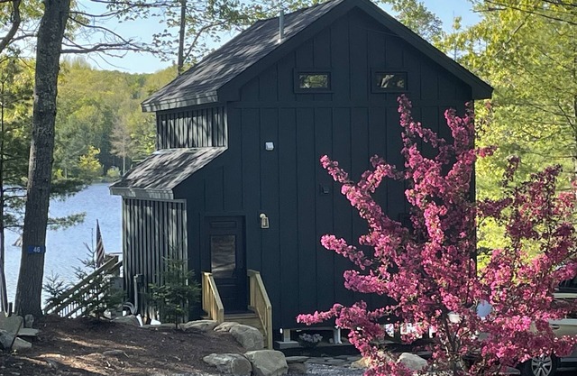 Waterfront Peaceful Camp, 15 min to Camden and Rockland coastline
