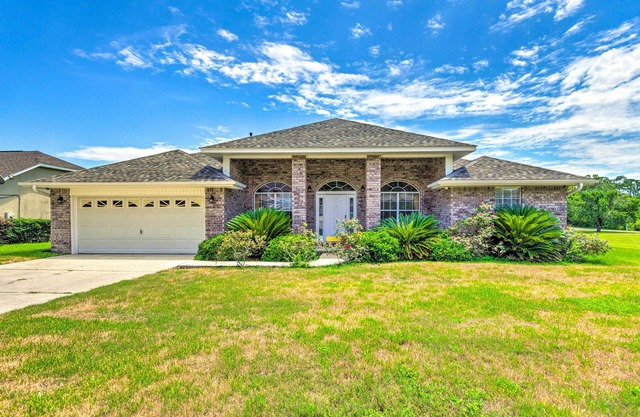 Waterfront Pensacola Home w/ Florida Room!