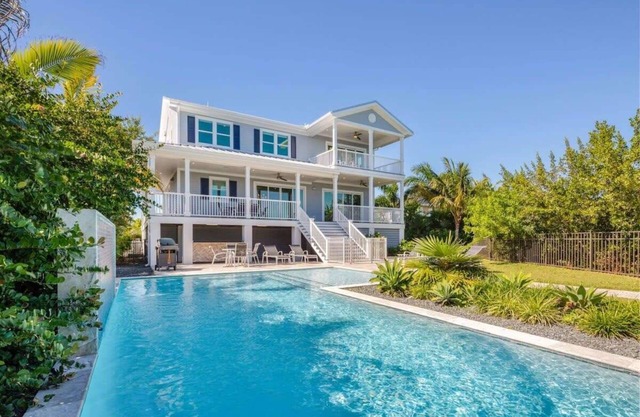 Parking, Pool & Dock - Spindrift House