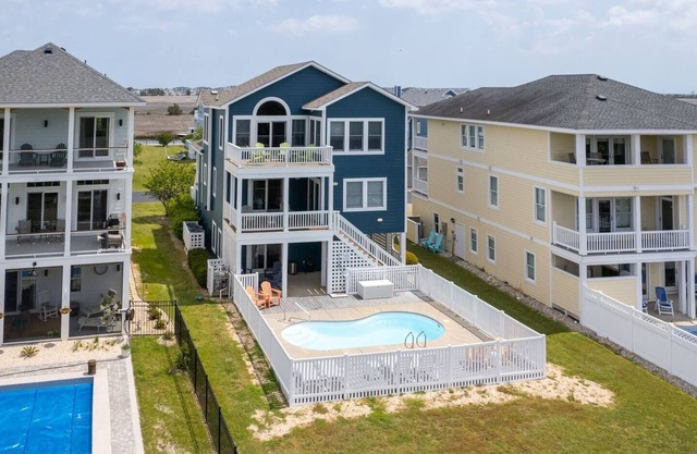 Waterfront,Pool,Game Room,Beach,DeepWaterAccess