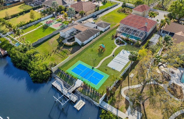 6BR Family Escape-Pool, Sport Courts & Game Room