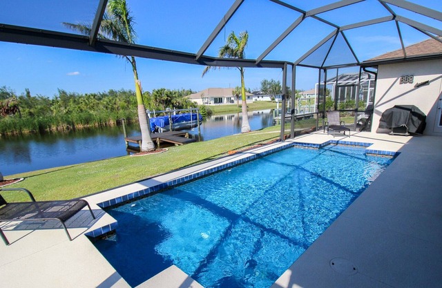 Waterfront, Private Pool, Three Palms