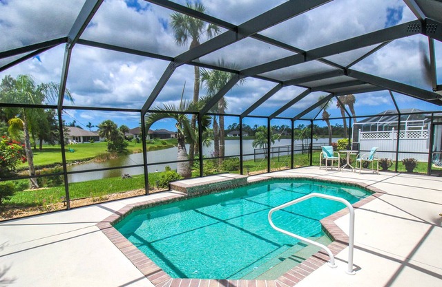 Waterfront, Private Pool, Royal Oasis