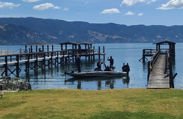 Waterfront Remodeled home; 4B/2 1/2 bath;Boat-Dock;Hot-tub; Waterslide;Kayaks.