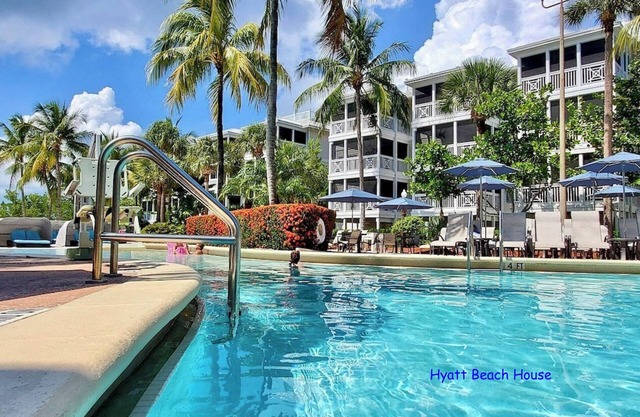 Waterfront Resort, New Year’s Eve, 7 Nights, Sleeps 6, Pool, Hot Tub, Beach