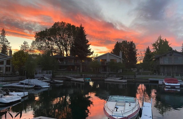 Waterfront South Lake Tahoe Home!-HRP-117 Host BF