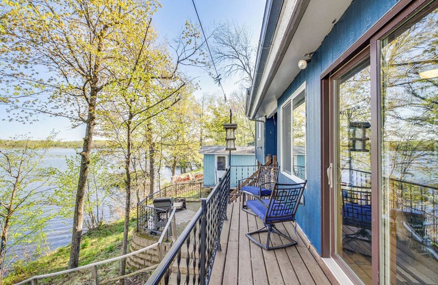 Spirit Lake Cabin w/ Boat & Kayak Rentals!
