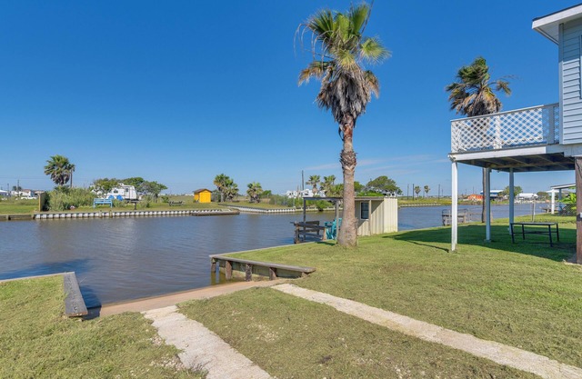 Waterfront Texas Abode w/ Boat Ramp, Pets Welcome