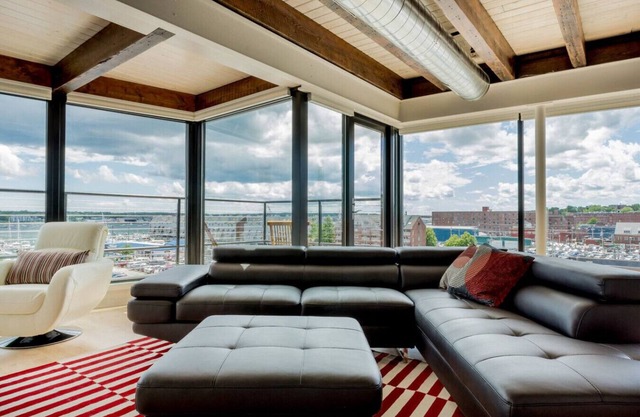 "Cornelia" Waterfront Penthouse Suite, emplacement privilégié du Vieux-Port, vues incroyables!