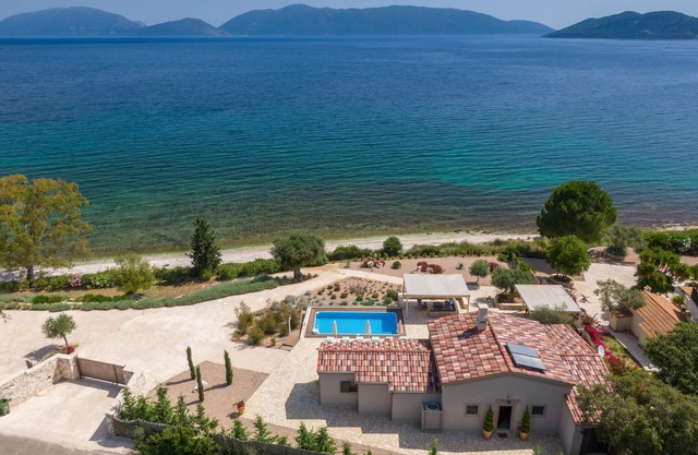 Villa Frydi Super Luxury Villa front de mer 3 + 1 lit 3 salles de bain piscine privée