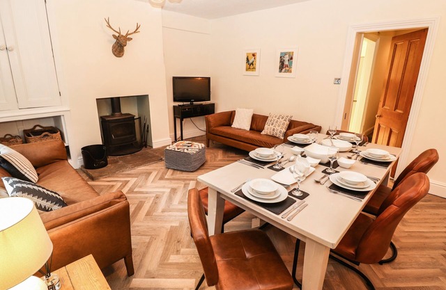 WATERHEAD COTTAGE, pet friendly, with open fire in Ambleside