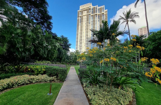 Watermark - Luxury 2BD/2BA/1PA on 14th floor with an Ocean View!