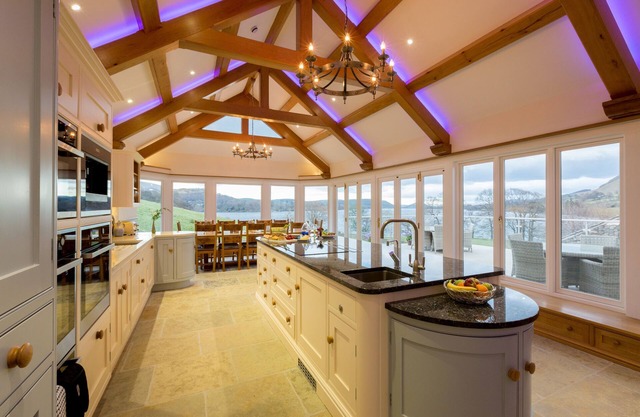Waternook - Luxury House with Lake Access and Hot Tub - Dog-friendly