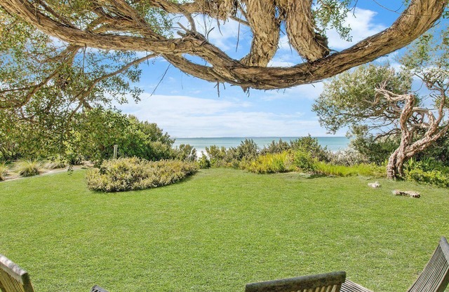 WATERS EDGE - Port Fairy, VIC