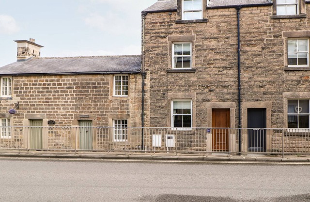 Waters Edge, BAKEWELL