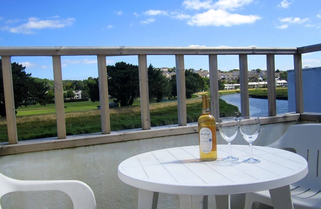 Waterside Cottage, vue sur la rivière, sur le sentier des chameaux, Wi-Fi gratuit à Cornwall, Angleterre
