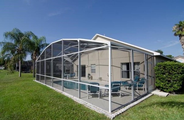 Waterside Gem - waterfront tranquility near all attractions, comfortable family accommodation