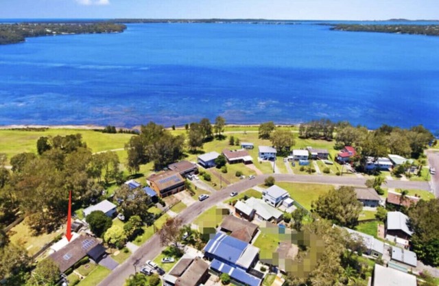 Waterside Holiday House