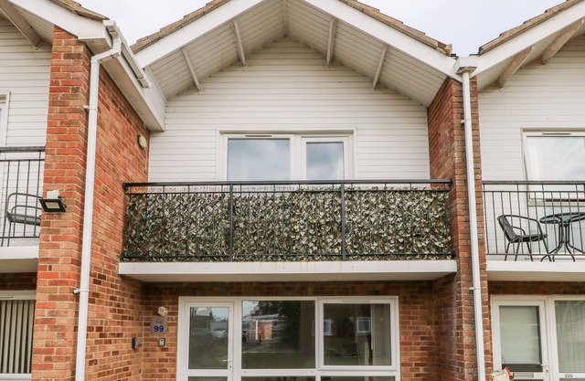 Waterside Villa, CORTON