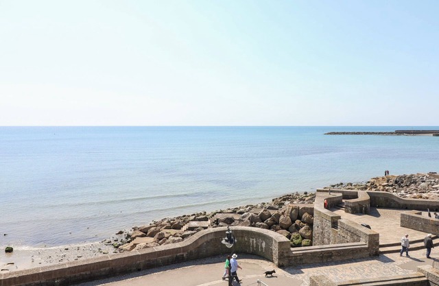 WATERSMEET, family friendly, luxury holiday cottage in Lyme Regis