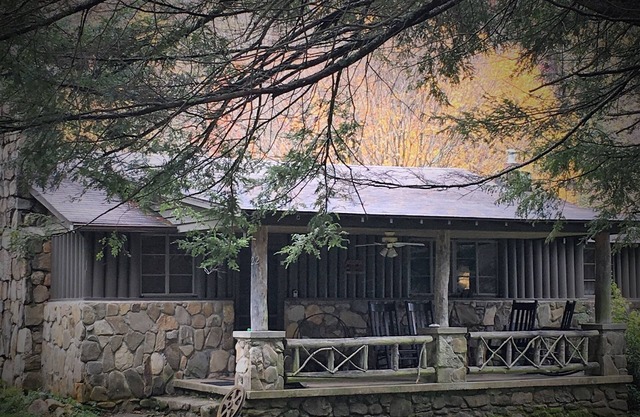 Waterstone Cottage - Évadez-vous dans les montagnes!