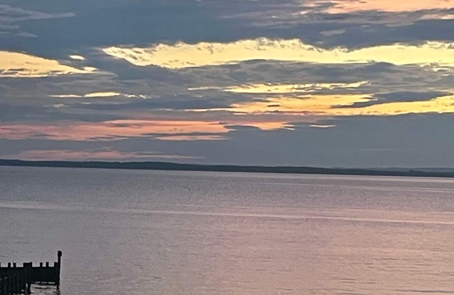 Waterview Cottage with Amazing Sunsets overlooking The Chesapeake Bay