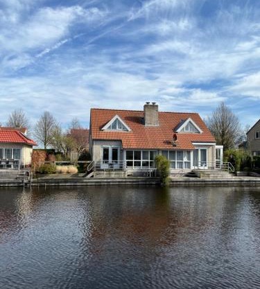 Watervilla de Karekiet by Droomvilla