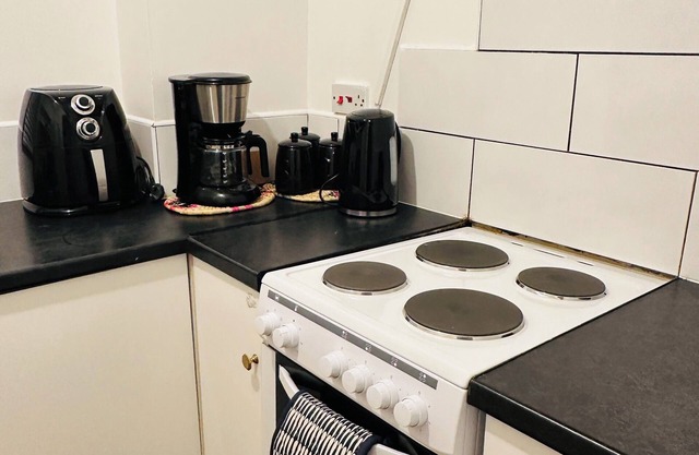 WATFORD URBAN HAVEN STYLISH FLAT WITH PARKING