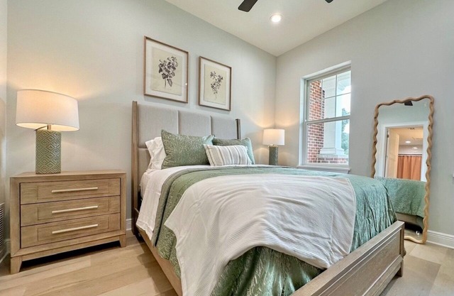 Watula on the Square - Luxury Downtown Retreat