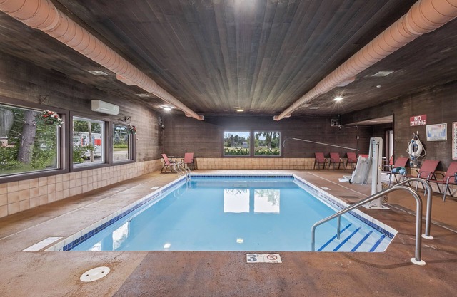 Wautoma Inn by OYO Near Airport WI 73