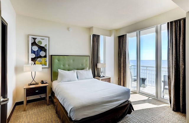 Waves and Sunshine Awaits! Swimming Pool, Full Kitchen, Ocean Front!