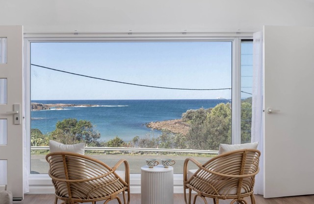 Waves at Boat Harbour, 65 Kingsley Dr - stunning house with fantastic waterviews