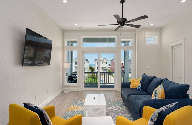Waves: Newly Built Semi-Oceanfront Townhome, Close to Beach!