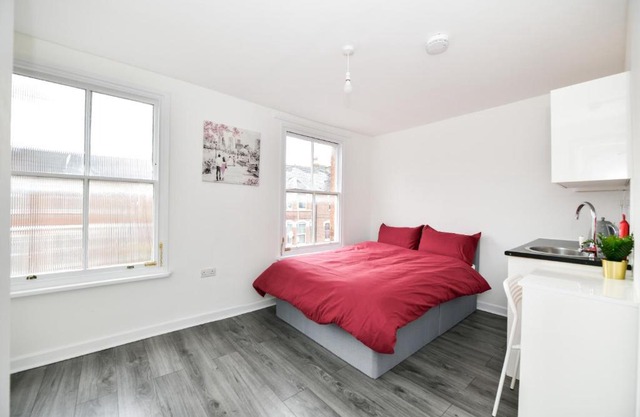 Waylen Street Suites