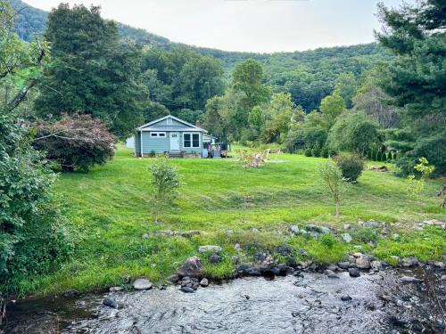 Waynesville Misty Creek Cottage