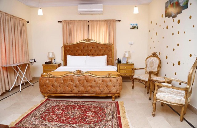Waypoint Hotel
