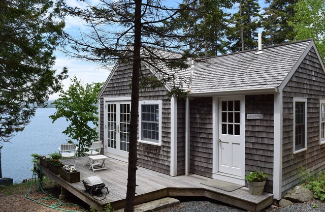 The Boat House (ou "suite lune de miel") au bord de l'eau de Blue Hill Bay, MDI